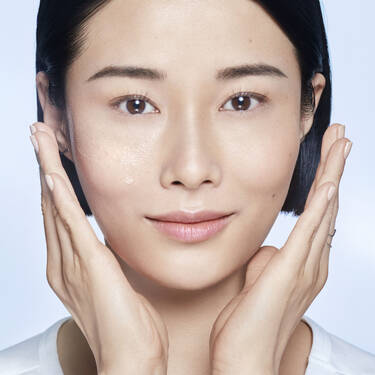 Clarifique Exfoliating Face Essence with Glycolic Acid